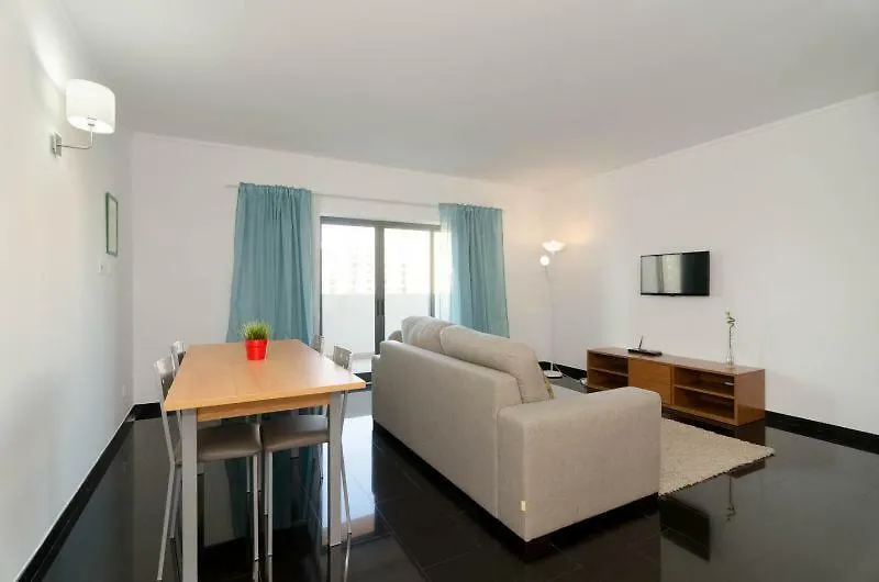Hotel apartamentowy Rocha Tower By Beach Rentals