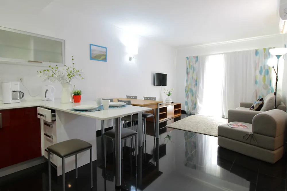 Aparthotel Rocha Tower By Beach Rentals